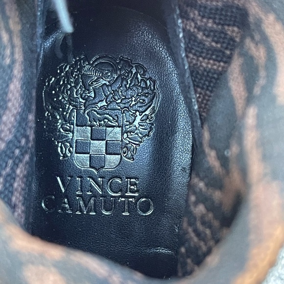 Vince Camuto women boots|  Animal Print | Color: Black /brown | Size: 8M (38.5) - Picture 10 of 13